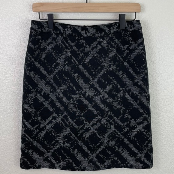 Ann Taylor LOFT Textured Abstract Pattern Skirt - Picture 4 of 11